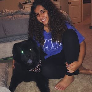 Meet your Posher, Mona